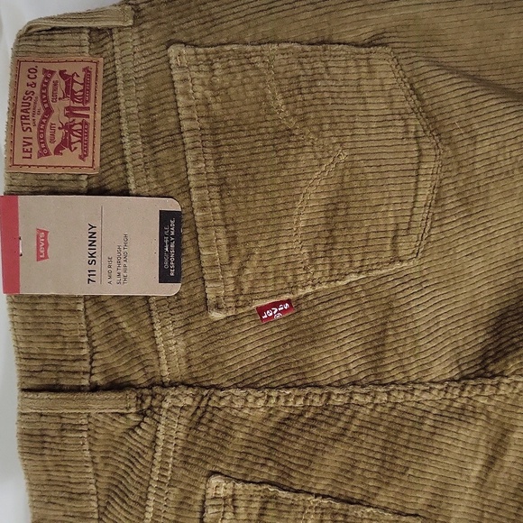 Levi's Women's Corduroy Pants - Brown - Picture 5 of 7